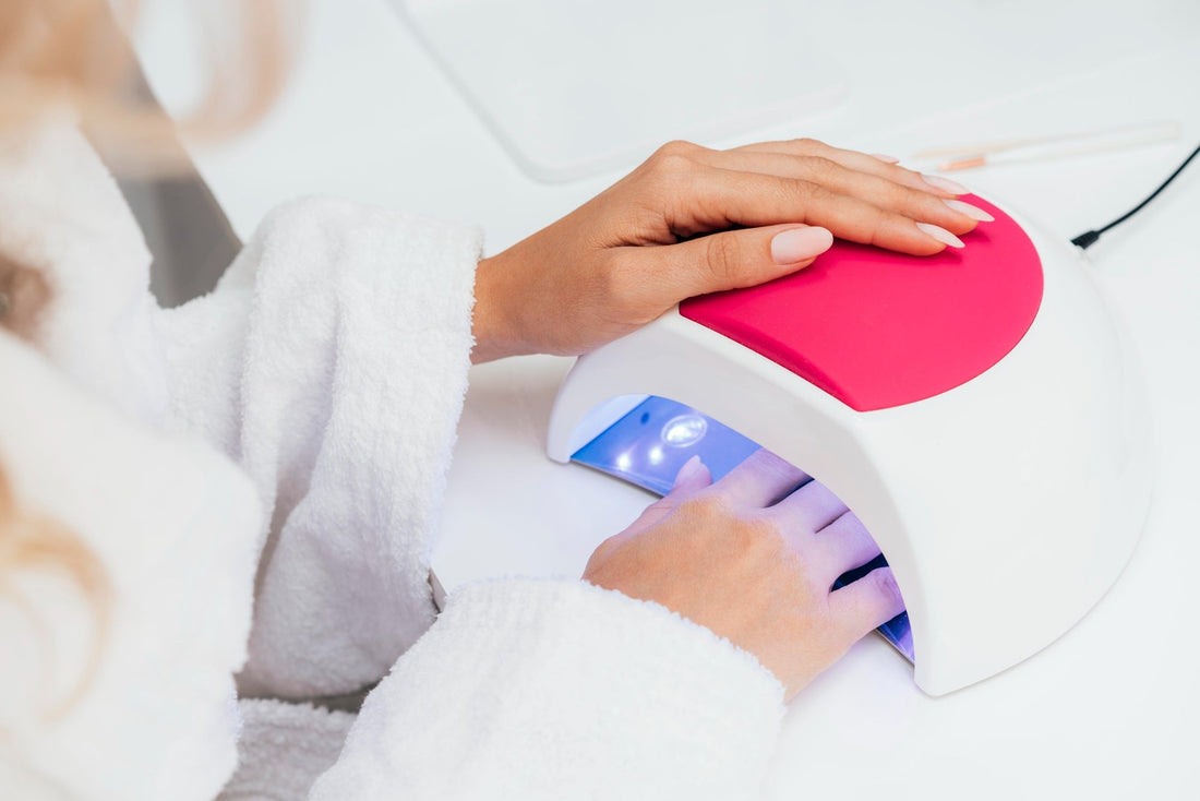 Comment poser des bandes de vernis en gel comme une pro